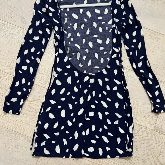 Reformation Printed Long Sleeve Open Back Dress - Picture 2 of 4